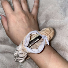 Load image into Gallery viewer, Tan velvet zipper scrunchie
