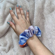 Load image into Gallery viewer, Zipper scrunchie
