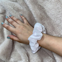 Load image into Gallery viewer, White velvet scrunchie
