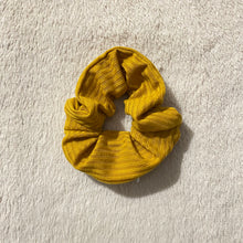 Load image into Gallery viewer, Zipper scrunchie
