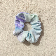 Load image into Gallery viewer, Velvet zipper scrunchie
