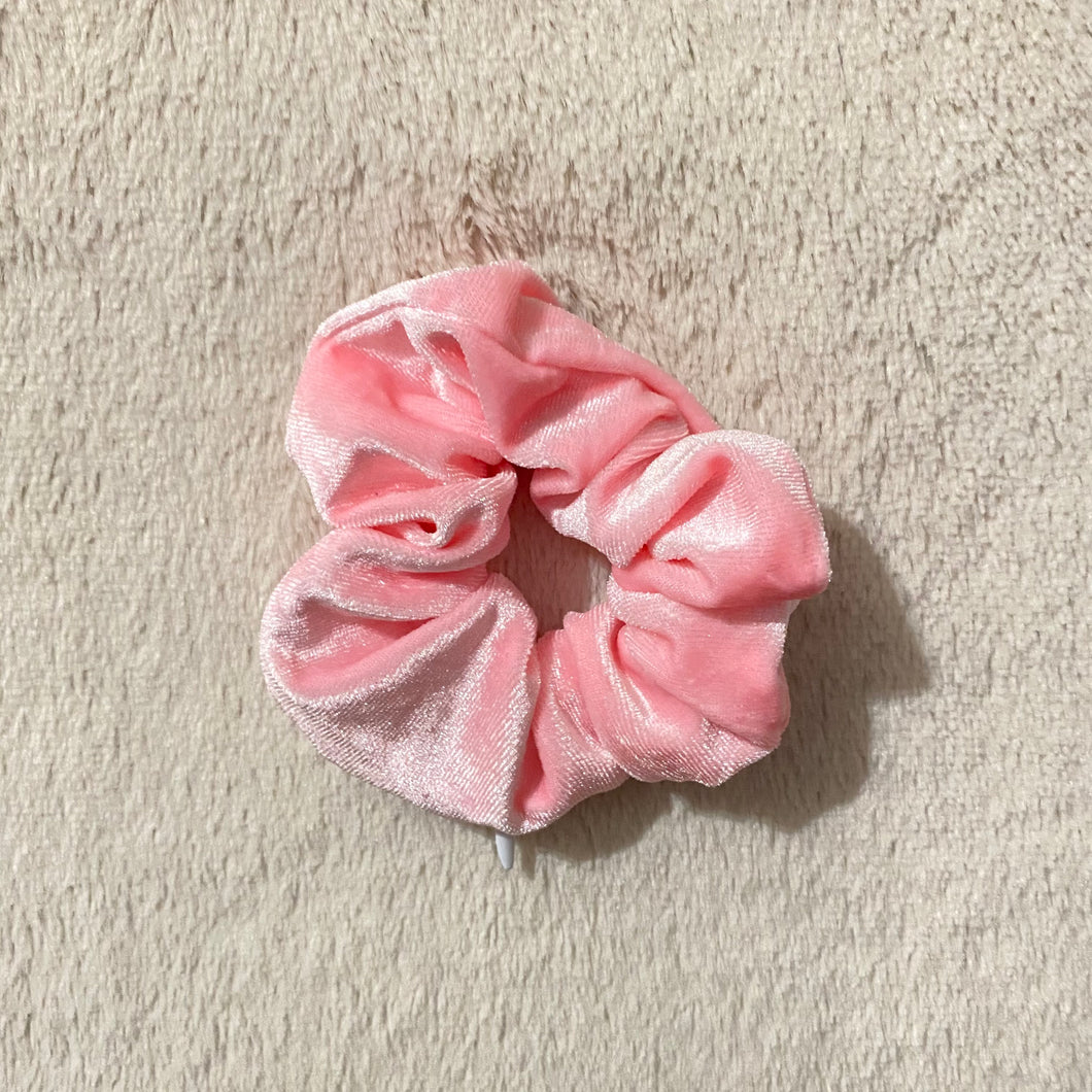 Pink velvet zipper scrunchie