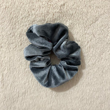 Load image into Gallery viewer, Gray velvet zipper scrunchie
