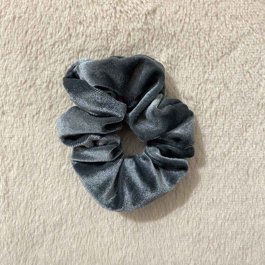 Gray velvet zipper scrunchie