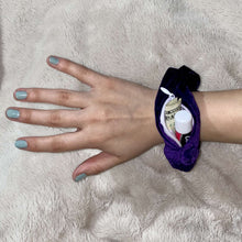 Load image into Gallery viewer, Purple velvet zipper scrunchies
