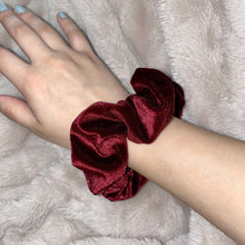 Load image into Gallery viewer, Velvet scrunchie
